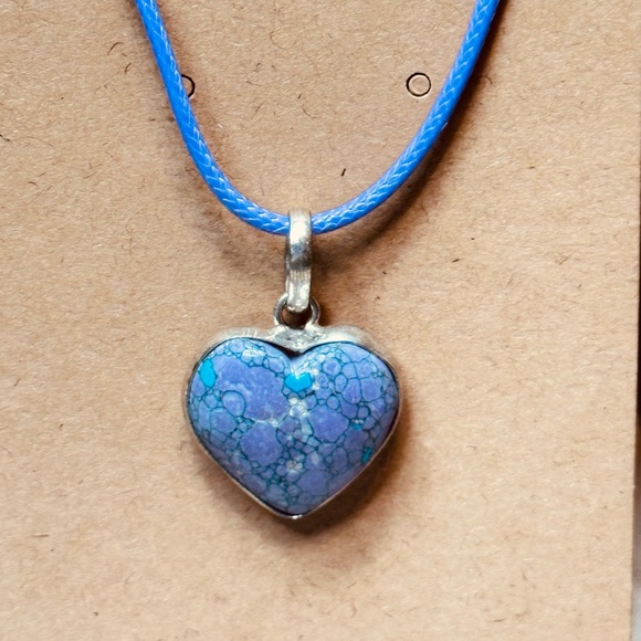 925 Sterling Silver Plated Purple w/Little Blue Howlite Heart Pendant Dyed EUC - Picture 5 of 12